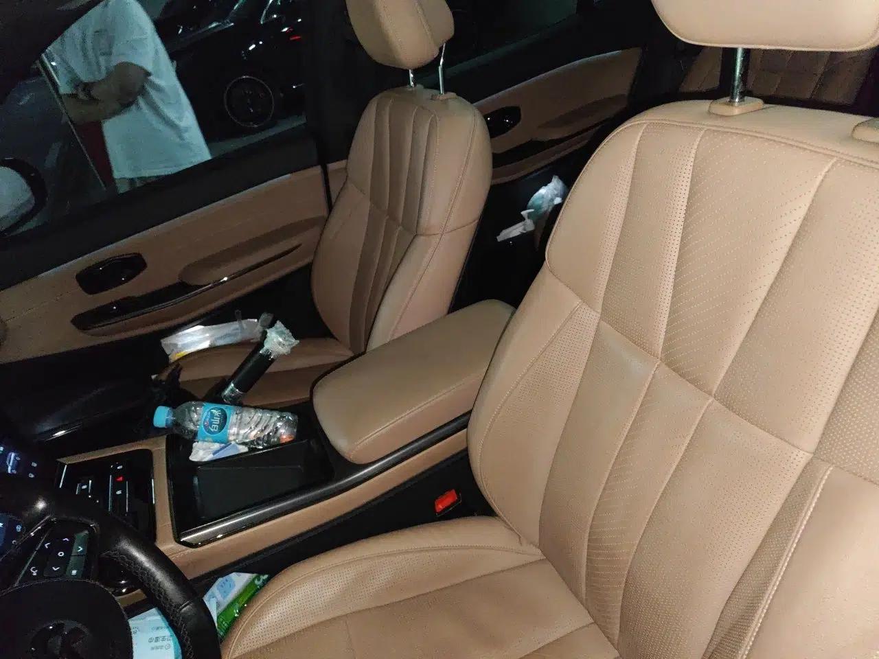 Nio ES8 2020 415 km Range 6-Seater Version — миниатюра 16