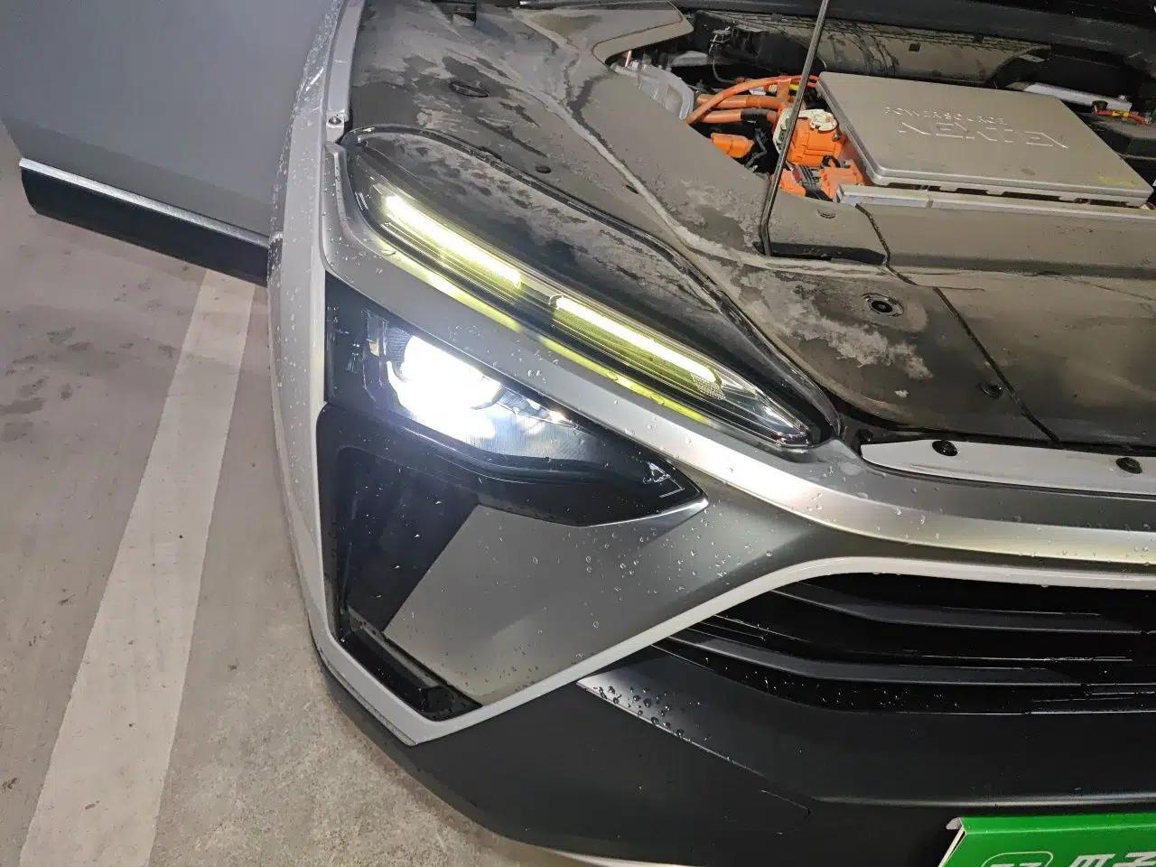 Nio ES8 2020 415 km Range 6-Seater Version — миниатюра 7