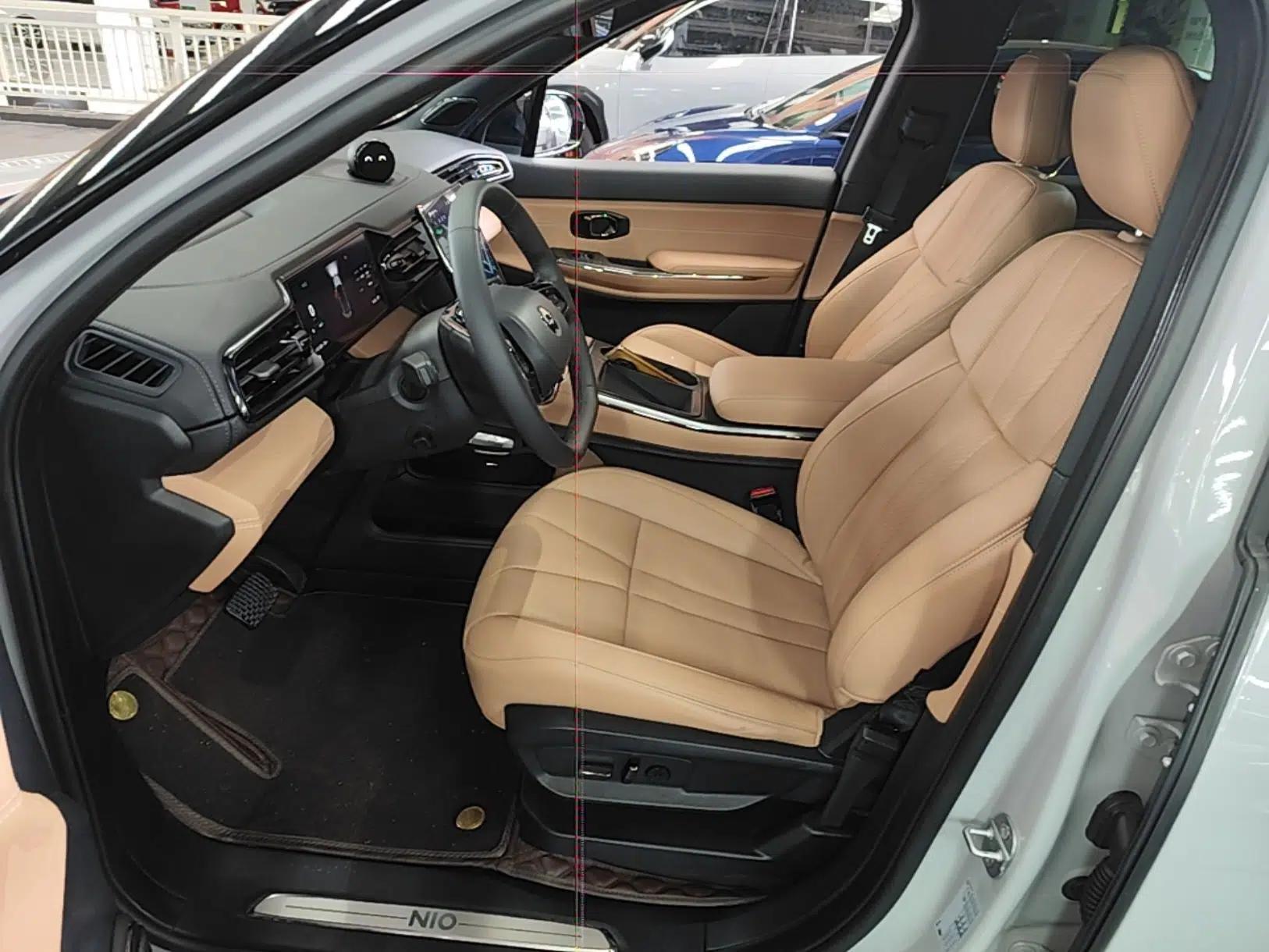 Nio ES8 2022 75 kWh 7-Seater Version — миниатюра 18
