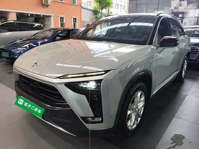 Nio ES8 2022 75 kWh 7-Seater Version