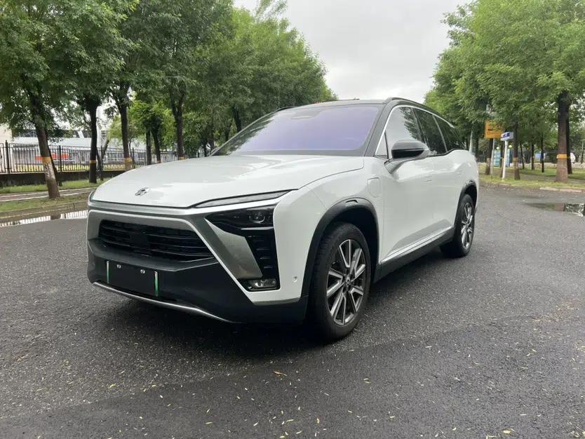 Nio ES8 2020 580 km Range Signature Edition Six-Seater Version — миниатюра 1