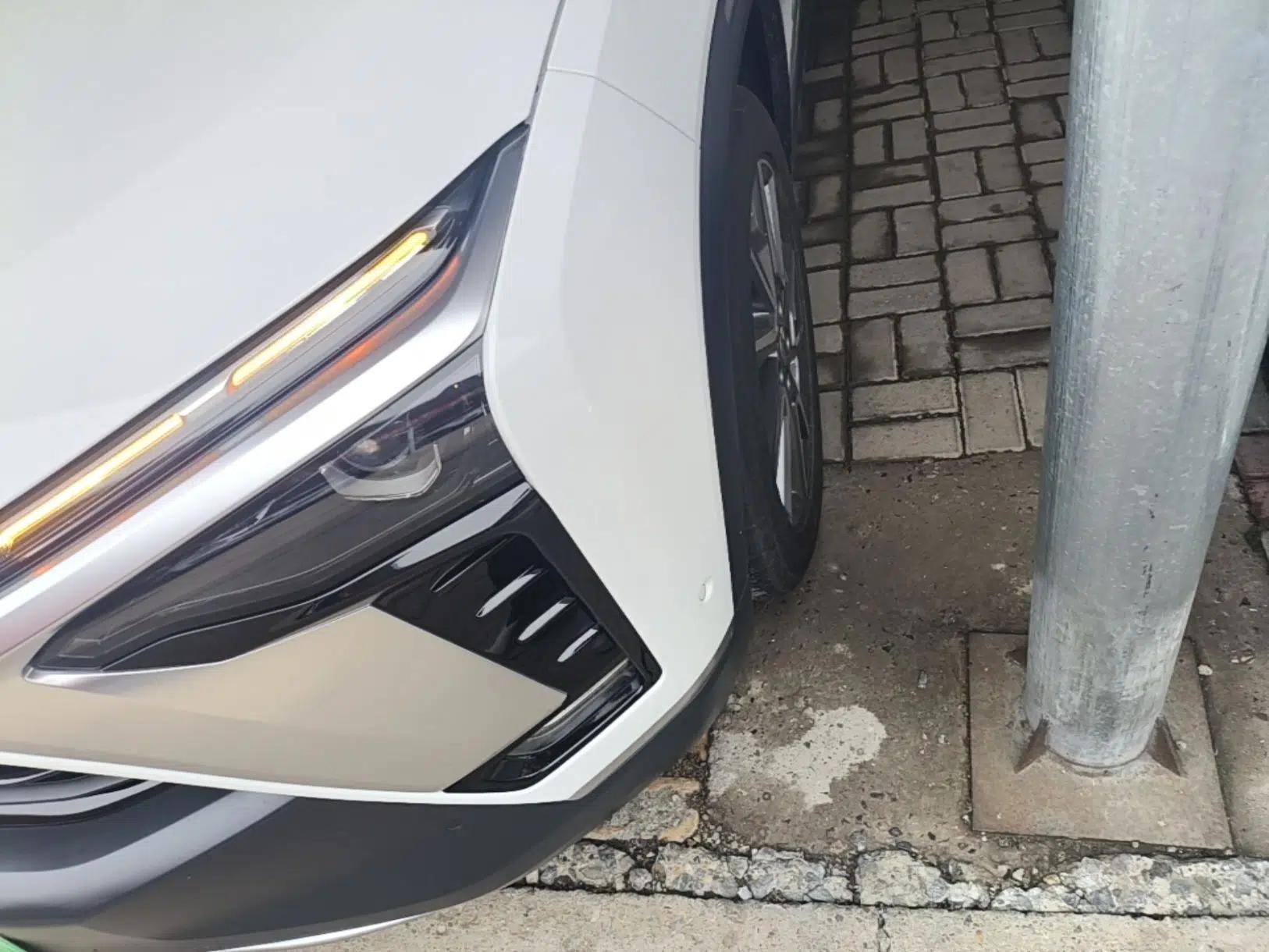 Nio ES8 2020 580 km Range Signature Edition Six-Seater Version — миниатюра 2