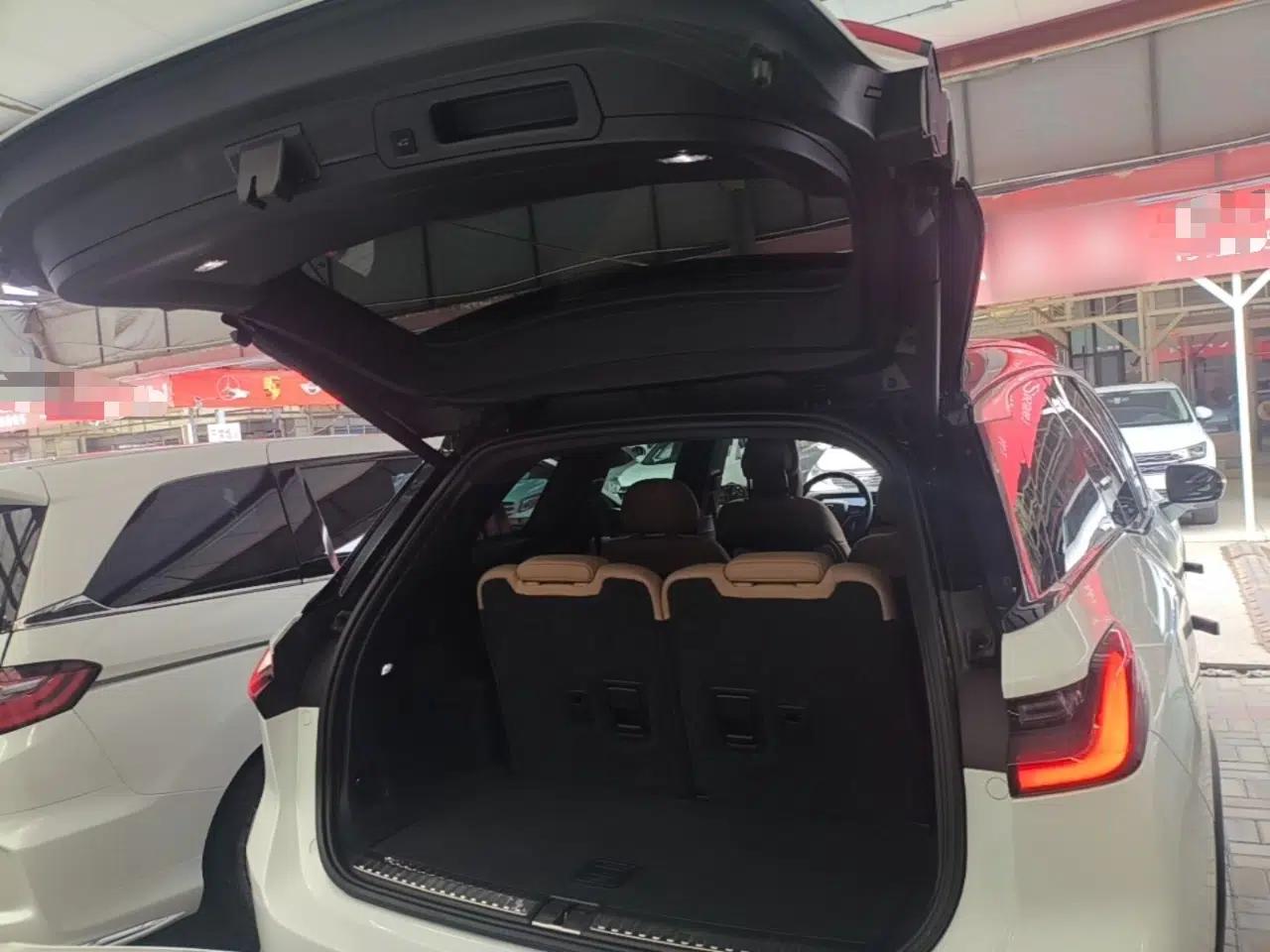 Nio ES8 2020 580 km Range Signature Edition Six-Seater Version — миниатюра 16