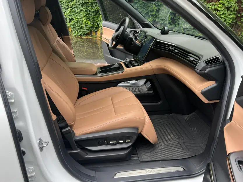 Nio ES8 2020 580 km Range Signature Edition Six-Seater Version — миниатюра 18