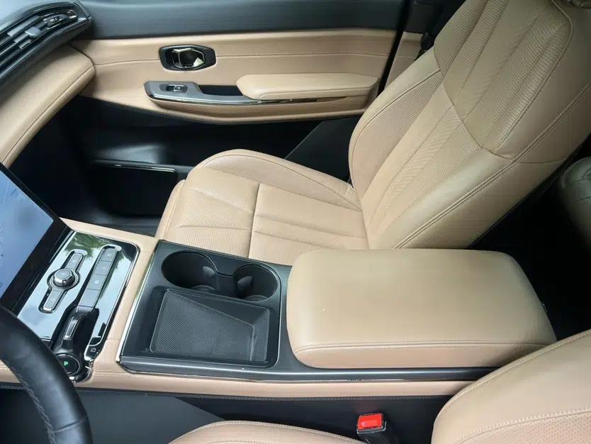 Nio ES8 2020 580 km Range Signature Edition Six-Seater Version — миниатюра 20