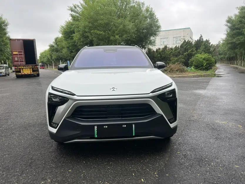 Nio ES8 2020 580 km Range Signature Edition Six-Seater Version — миниатюра 5