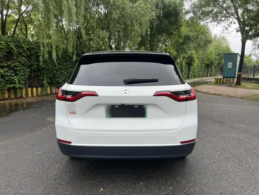 Nio ES8 2020 580 km Range Signature Edition Six-Seater Version — миниатюра 7