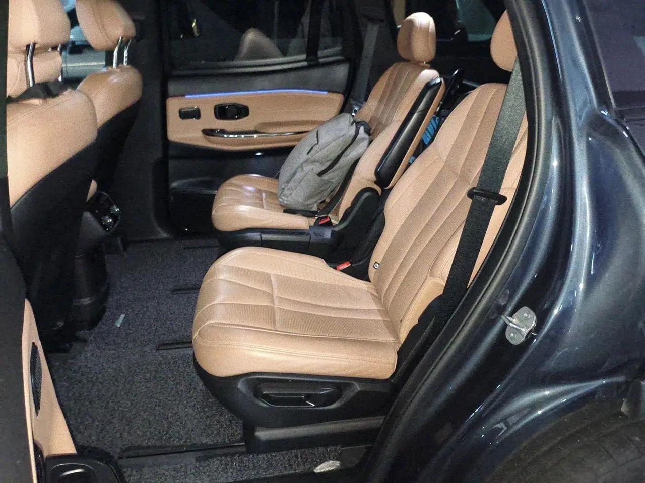 Nio ES8 2020 580 km Range Signature Edition Six-Seater Version — миниатюра 18