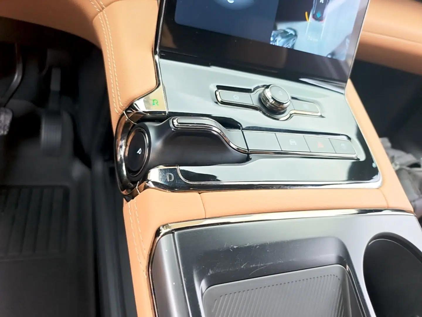 Nio ES8 2020 580 km Range Six-Seater Version — миниатюра 16