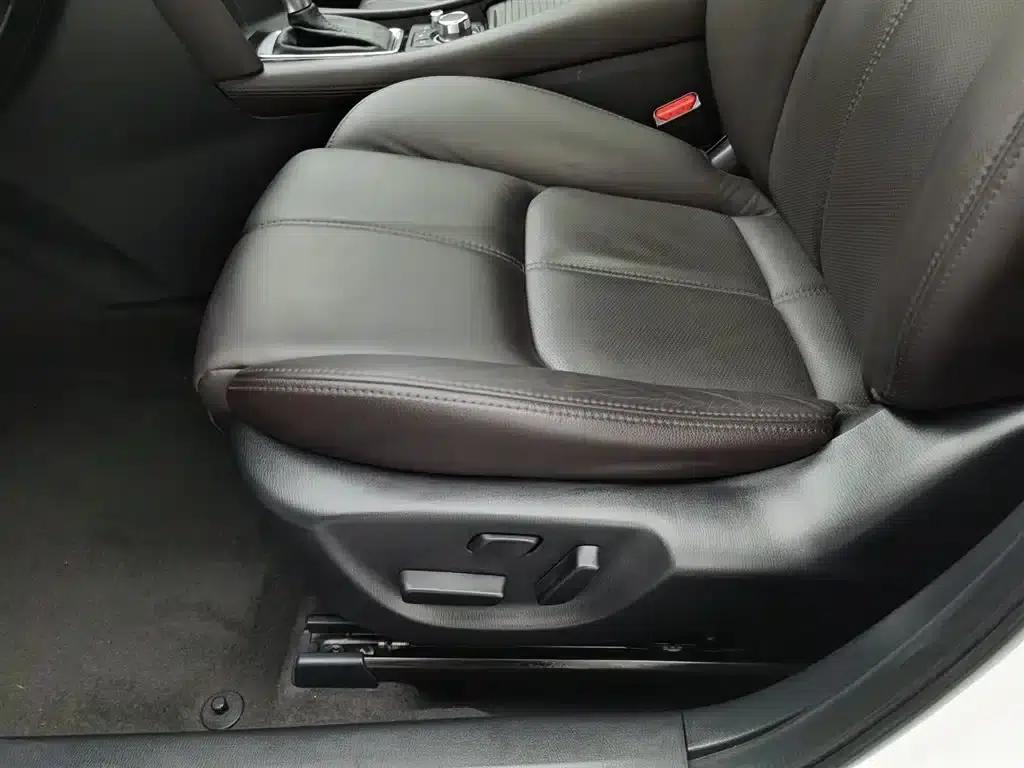 Mazda CX-4 2020 2.5L Automatic 2WD Blue Sky Driving Fun Edition — миниатюра 20
