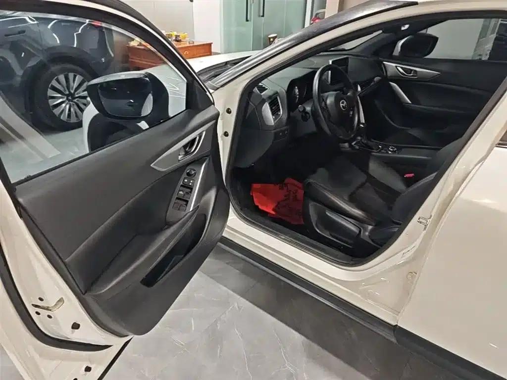 Mazda CX-4 2016 2.0L Automatic 2WD Blue Sky Vitality Edition — миниатюра 16