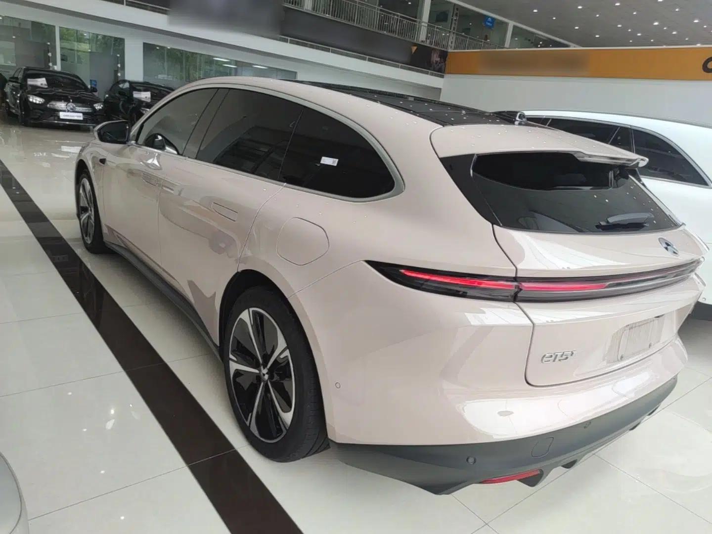 Nio ET5T 2024 75kWh Touring — миниатюра 4