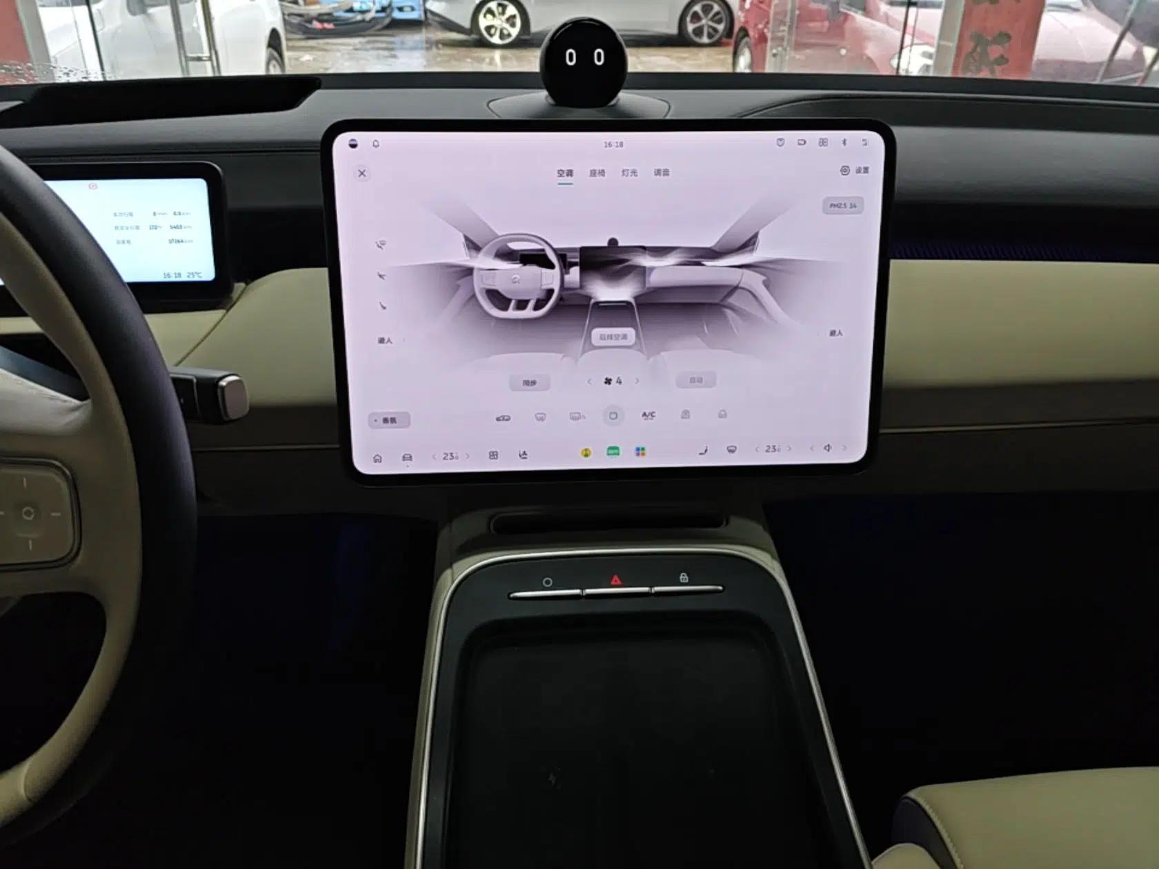 Nio ET5T 2025 75 kWh Touring — миниатюра 16