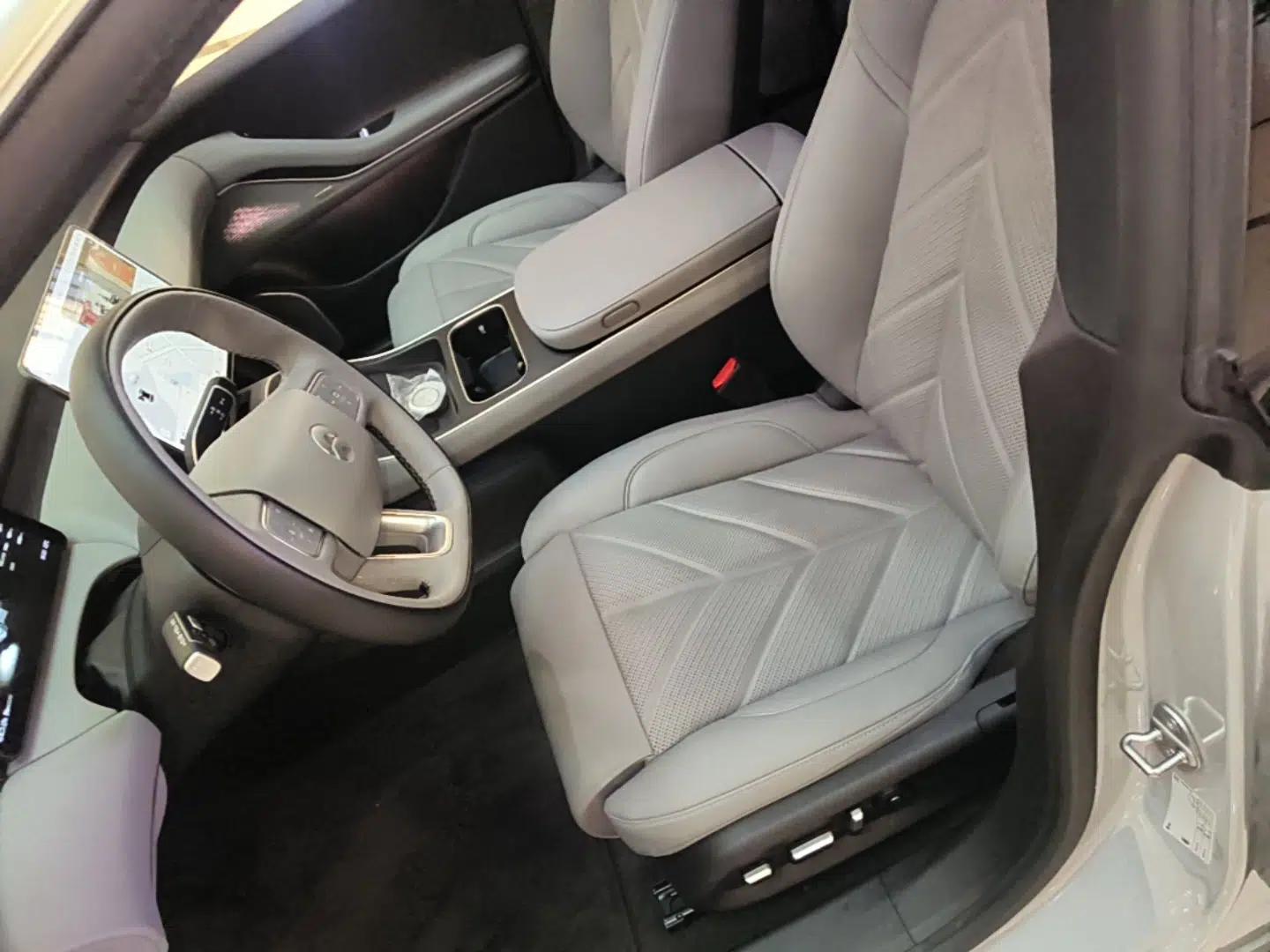 Nio ET5T 2025 75 kWh Touring — миниатюра 14