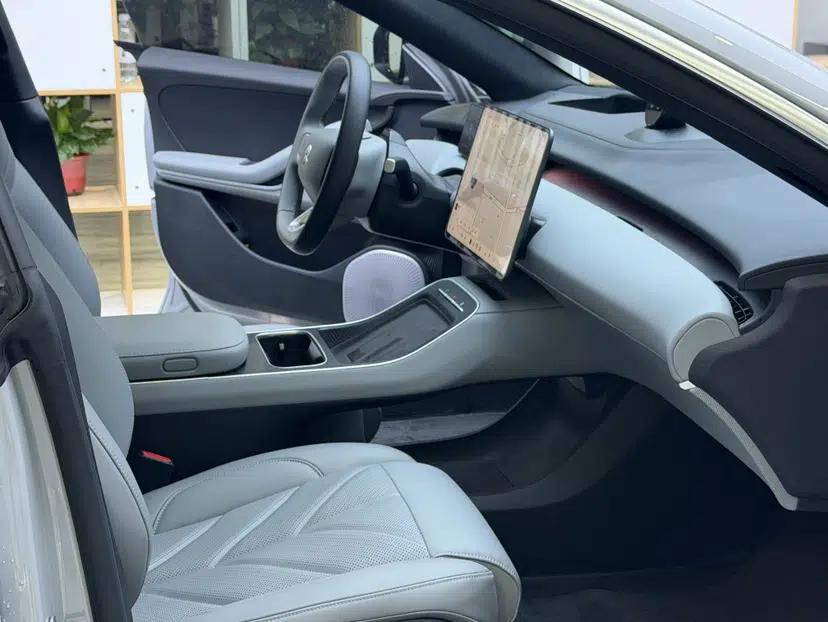 Nio ET5T 2025 75 kWh Touring — миниатюра 26