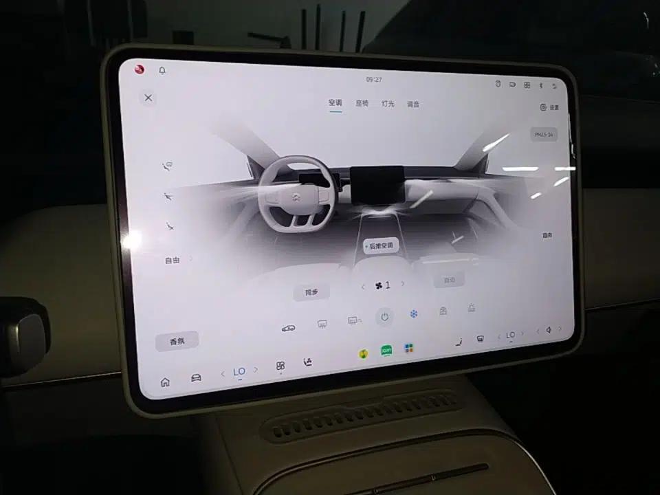 Nio ET5T 2025 75 kWh Touring — миниатюра 15