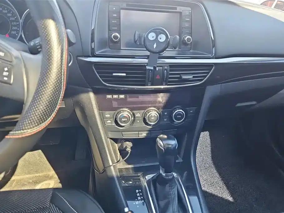 Mazda6 Atenza 2015 2.0L Blue Sky Fashion Edition — миниатюра 13