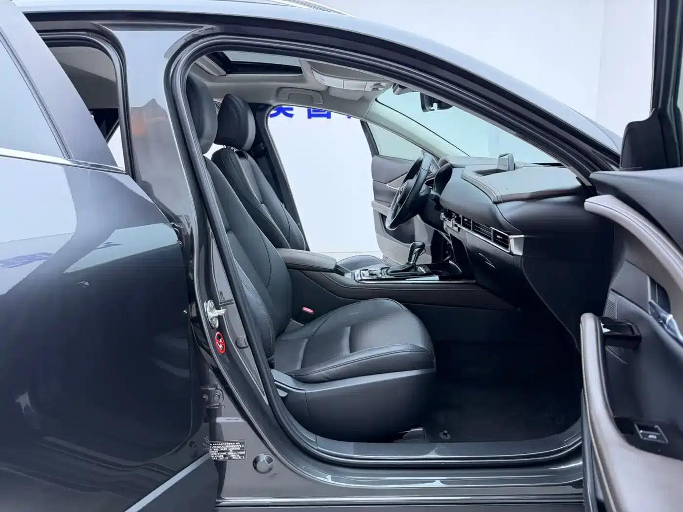 Mazda CX-30 2021 2.0L Automatic Premium Edition — миниатюра 17