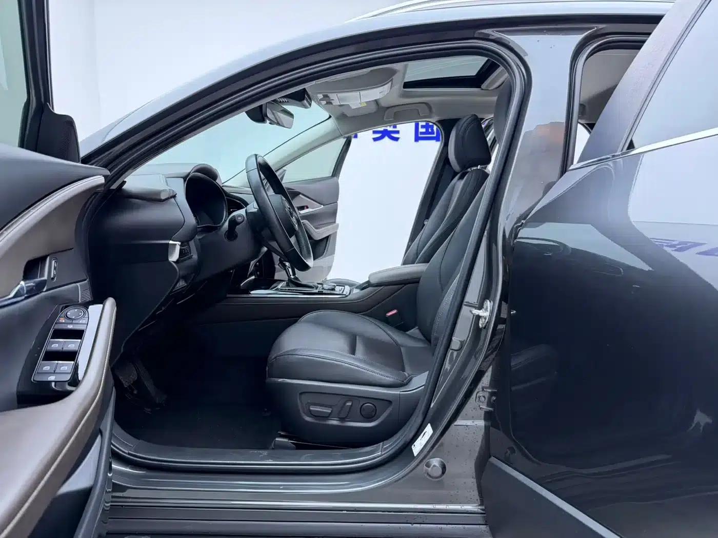 Mazda CX-30 2021 2.0L Automatic Premium Edition — миниатюра 5