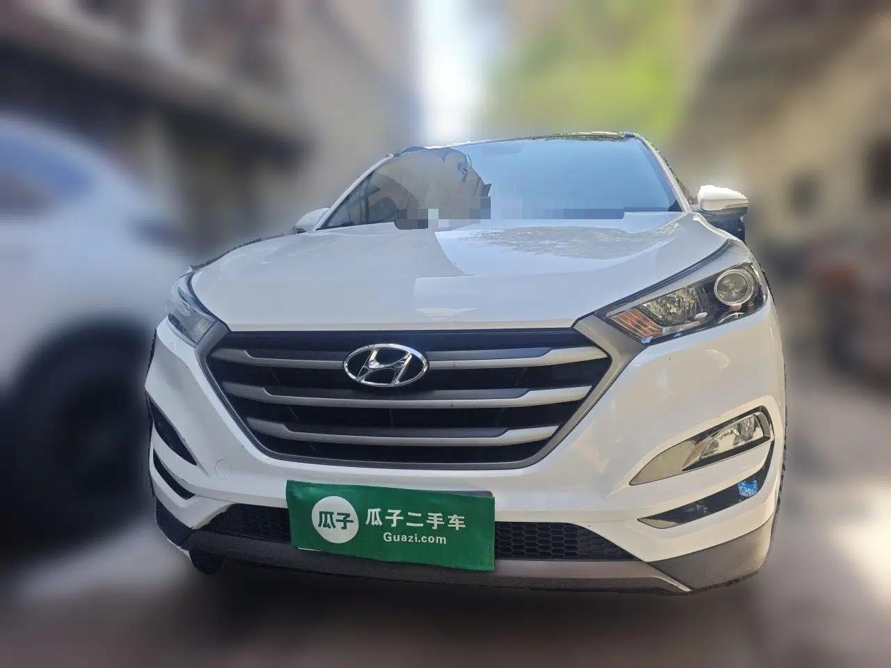 Hyundai Tucson 2015 2.0L Automatic Two-Wheel Drive Smart Version — миниатюра 2