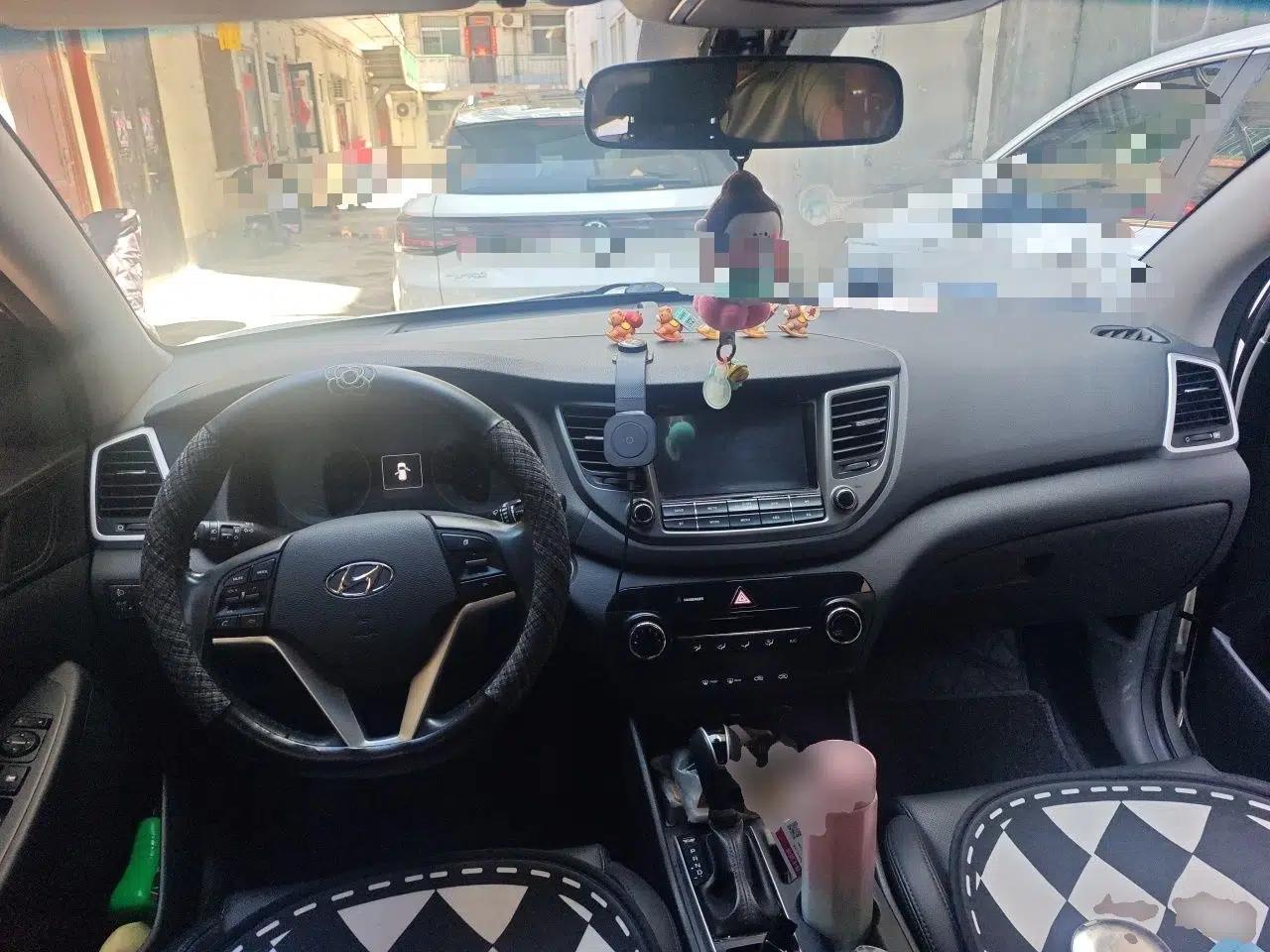 Hyundai Tucson 2015 2.0L Automatic Two-Wheel Drive Smart Version — миниатюра 10