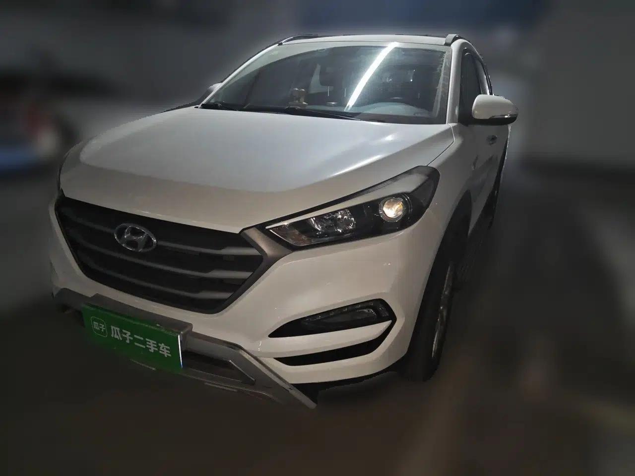 Hyundai Tucson 2015 1.6T Dual-Clutch Two-Wheel-Drive Smart Model — миниатюра 1