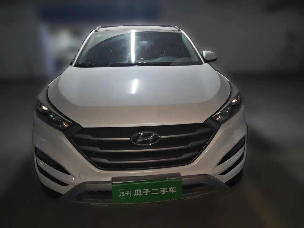 Hyundai Tucson 2015 1.6T Dual-Clutch Two-Wheel-Drive Smart Model — миниатюра 2