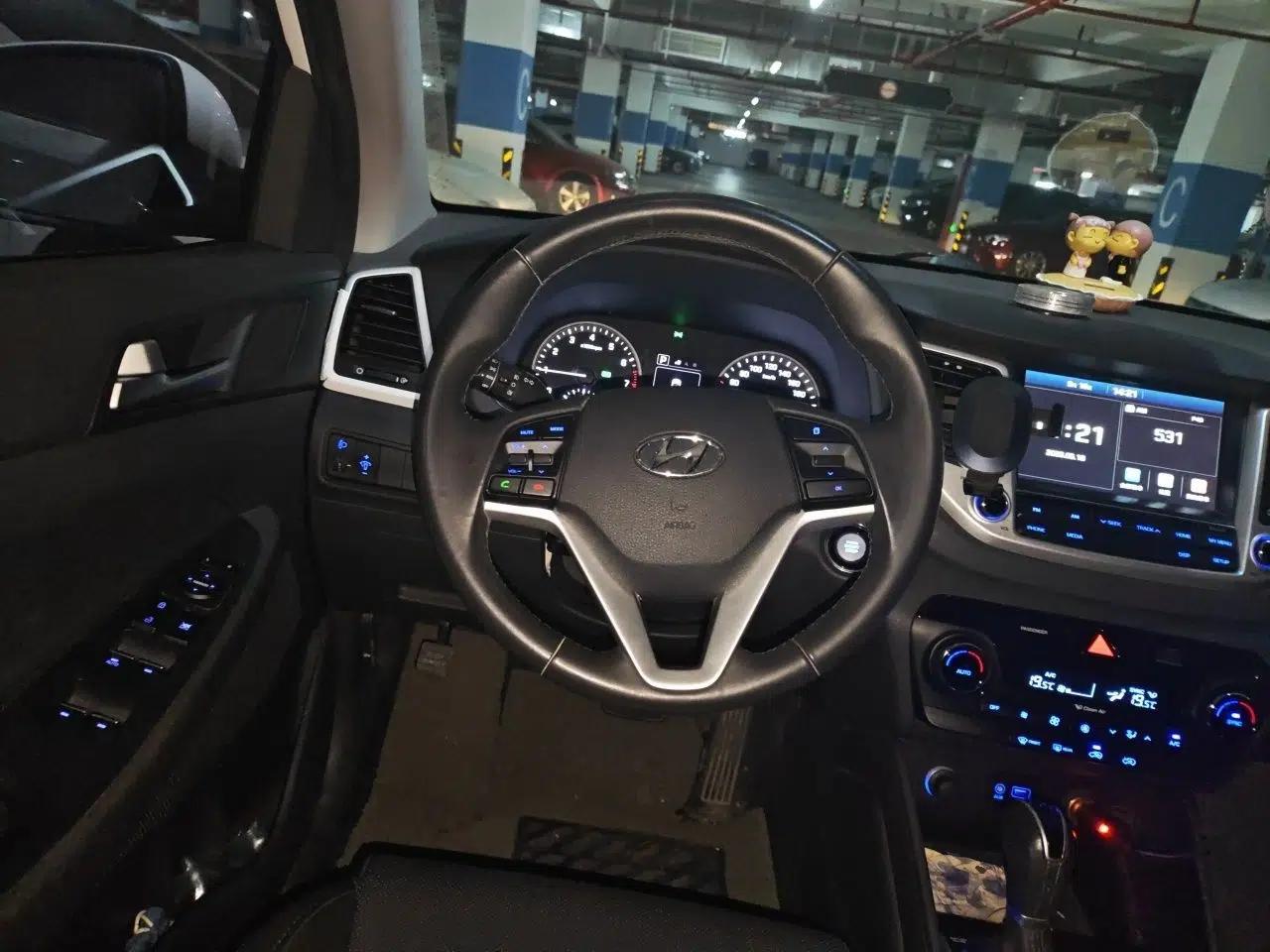Hyundai Tucson 2015 1.6T Dual-Clutch Two-Wheel-Drive Smart Model — миниатюра 11