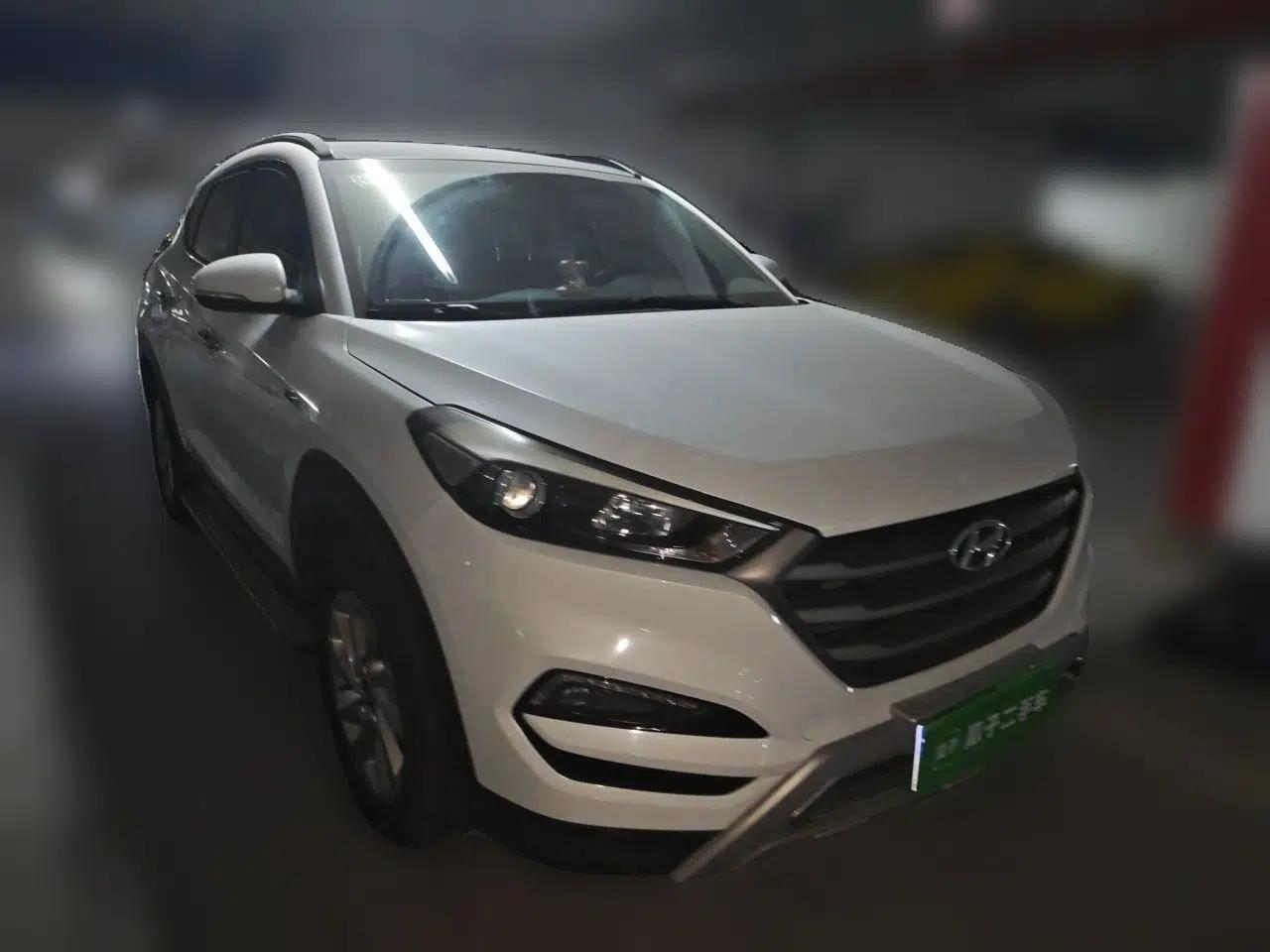 Hyundai Tucson 2015 1.6T Dual-Clutch Two-Wheel-Drive Smart Model — миниатюра 3