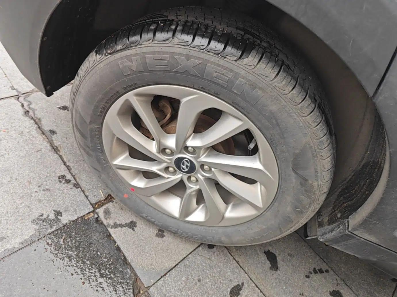 Hyundai Tucson 2018 1.6T Dual-Clutch Two-Wheel Drive 15th Anniversary Special Edition — миниатюра 10