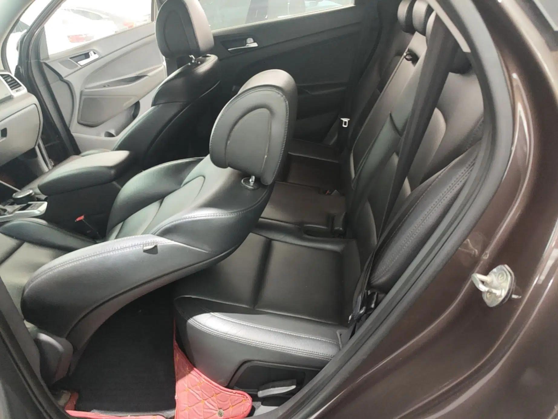Hyundai Tucson 2015 1.6T Dual-Clutch Two-Wheel-Drive Smart Model — миниатюра 20