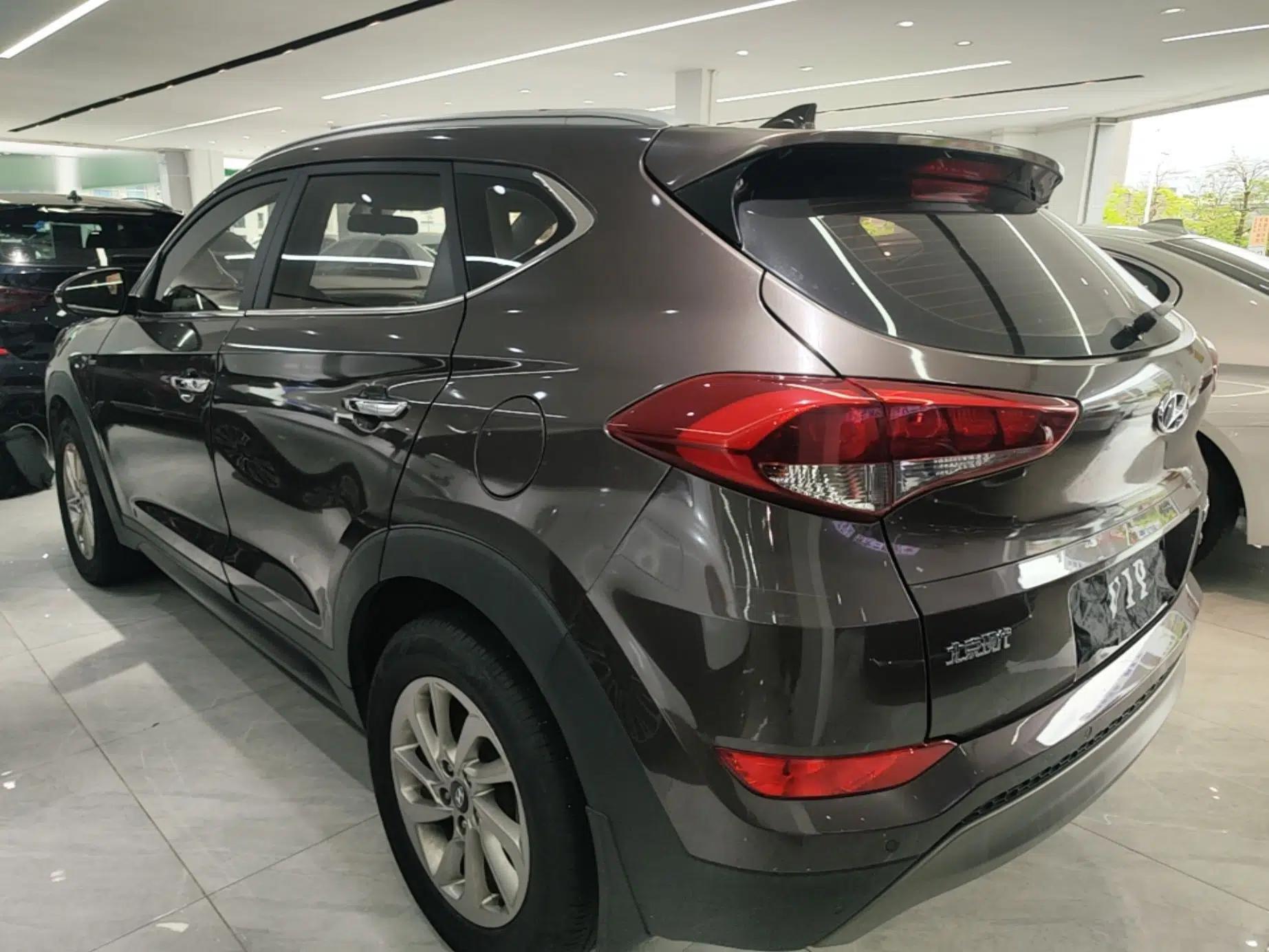 Hyundai Tucson 2015 1.6T Dual-Clutch Two-Wheel-Drive Smart Model — миниатюра 4