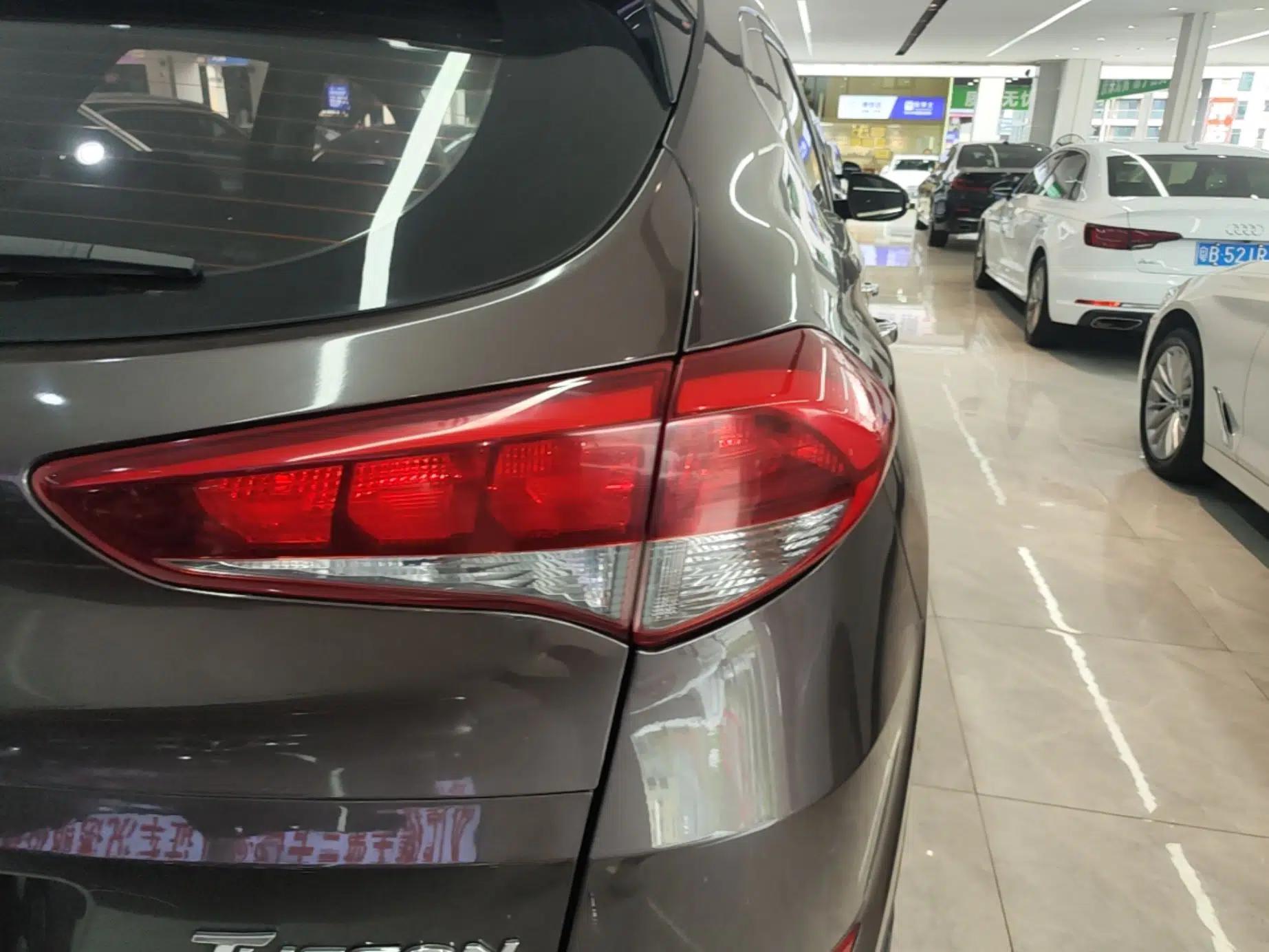 Hyundai Tucson 2015 1.6T Dual-Clutch Two-Wheel-Drive Smart Model — миниатюра 7