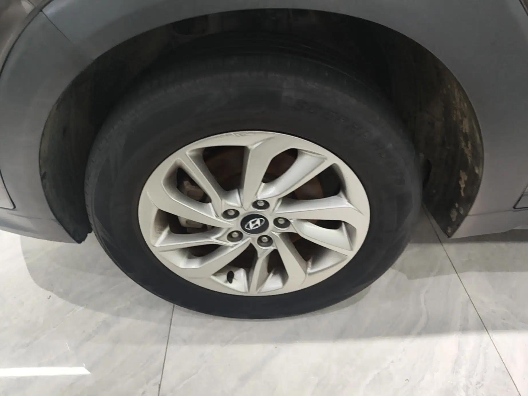 Hyundai Tucson 2015 1.6T Dual-Clutch Two-Wheel-Drive Smart Model — миниатюра 8