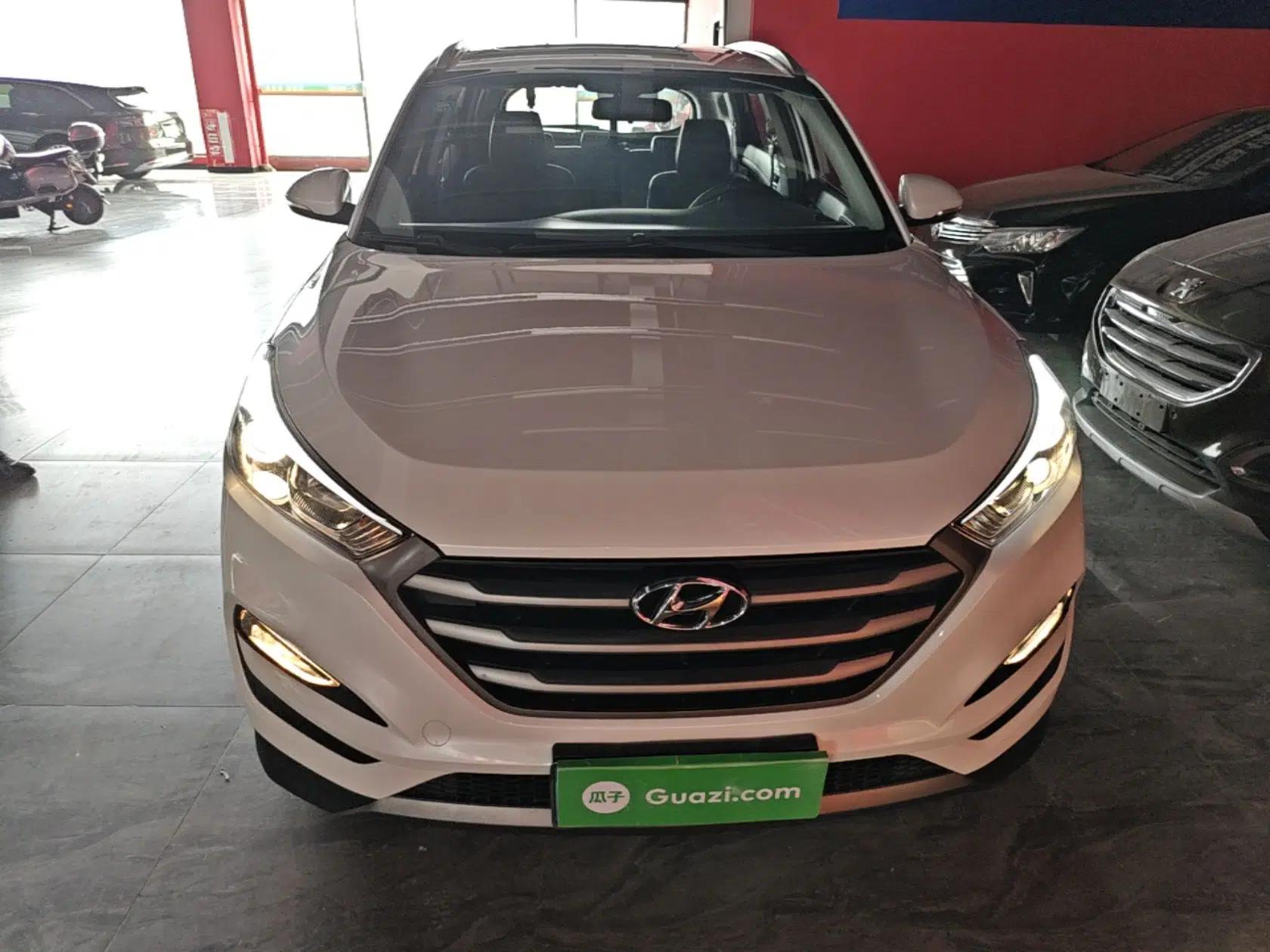 Hyundai Tucson 2015 1.6T Dual-Clutch Two-Wheel-Drive Smart Model — миниатюра 2