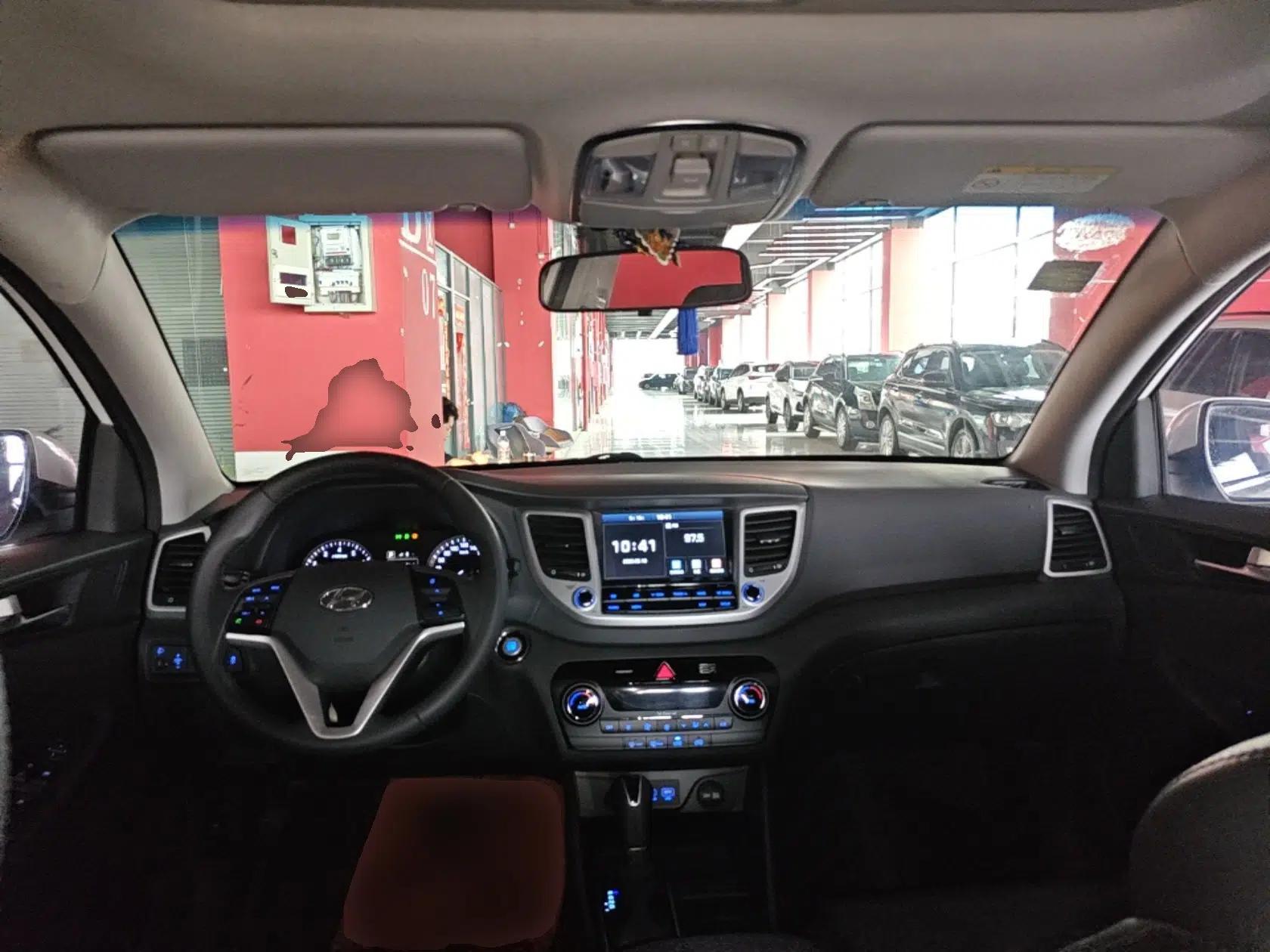 Hyundai Tucson 2015 1.6T Dual-Clutch Two-Wheel-Drive Smart Model — миниатюра 13