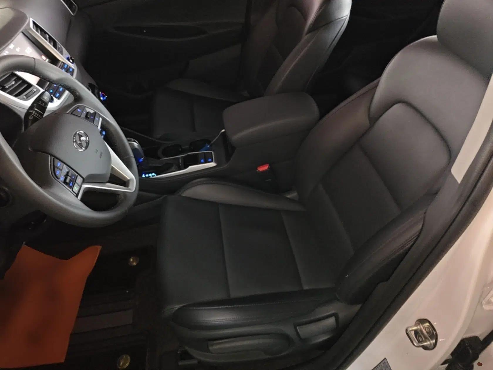 Hyundai Tucson 2015 1.6T Dual-Clutch Two-Wheel-Drive Smart Model — миниатюра 18