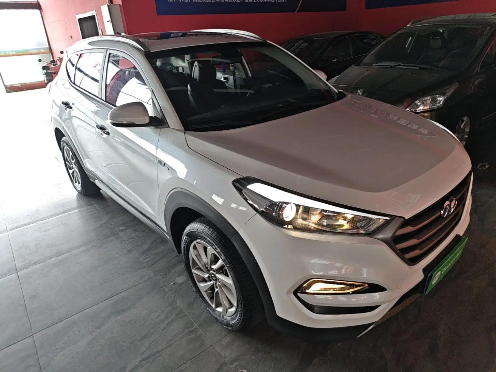 Hyundai Tucson 2015 1.6T Dual-Clutch Two-Wheel-Drive Smart Model — миниатюра 3