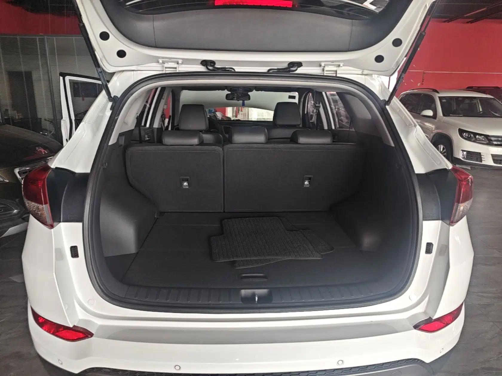 Hyundai Tucson 2015 1.6T Dual-Clutch Two-Wheel-Drive Smart Model — миниатюра 22
