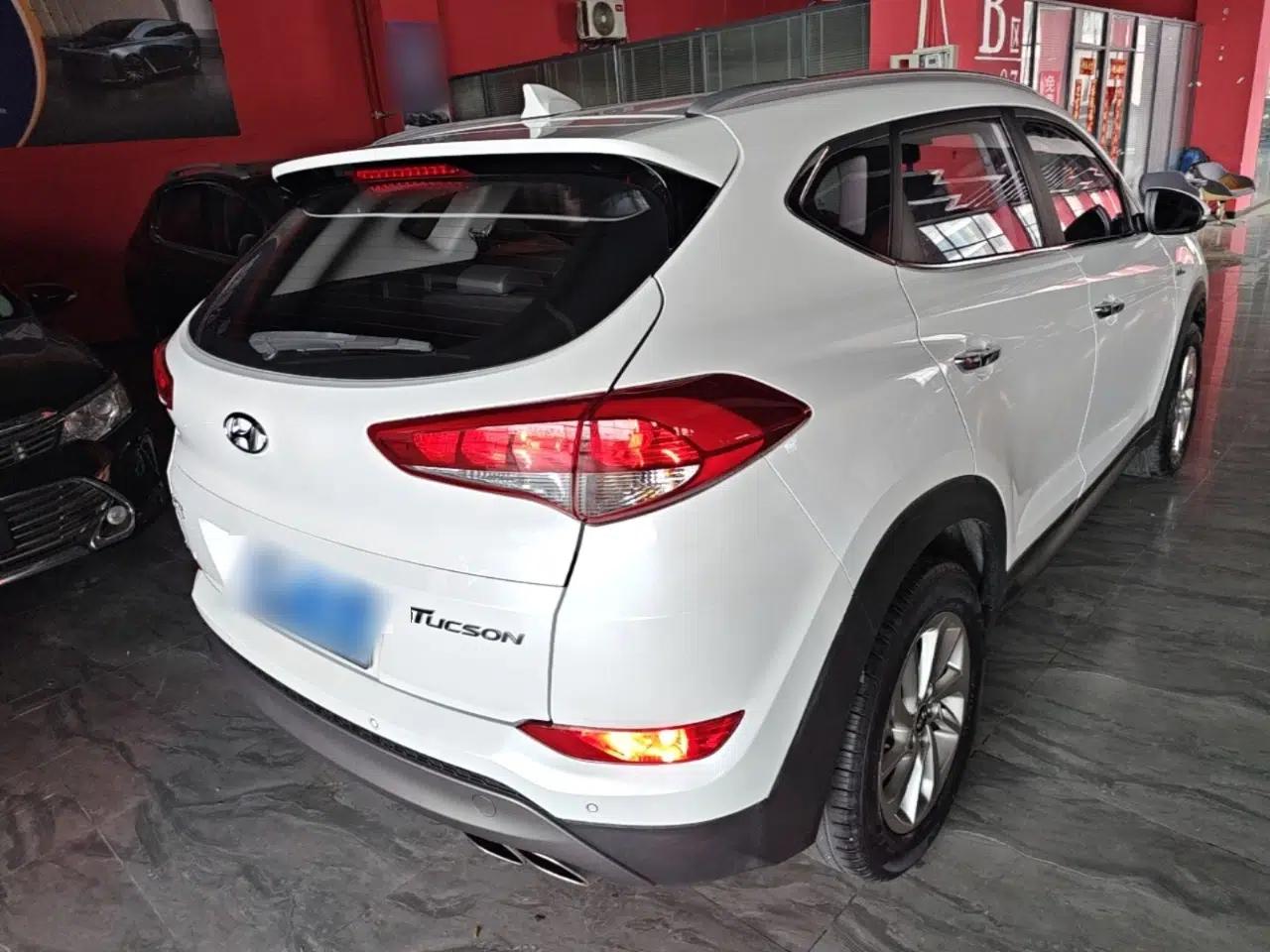Hyundai Tucson 2015 1.6T Dual-Clutch Two-Wheel-Drive Smart Model — миниатюра 6