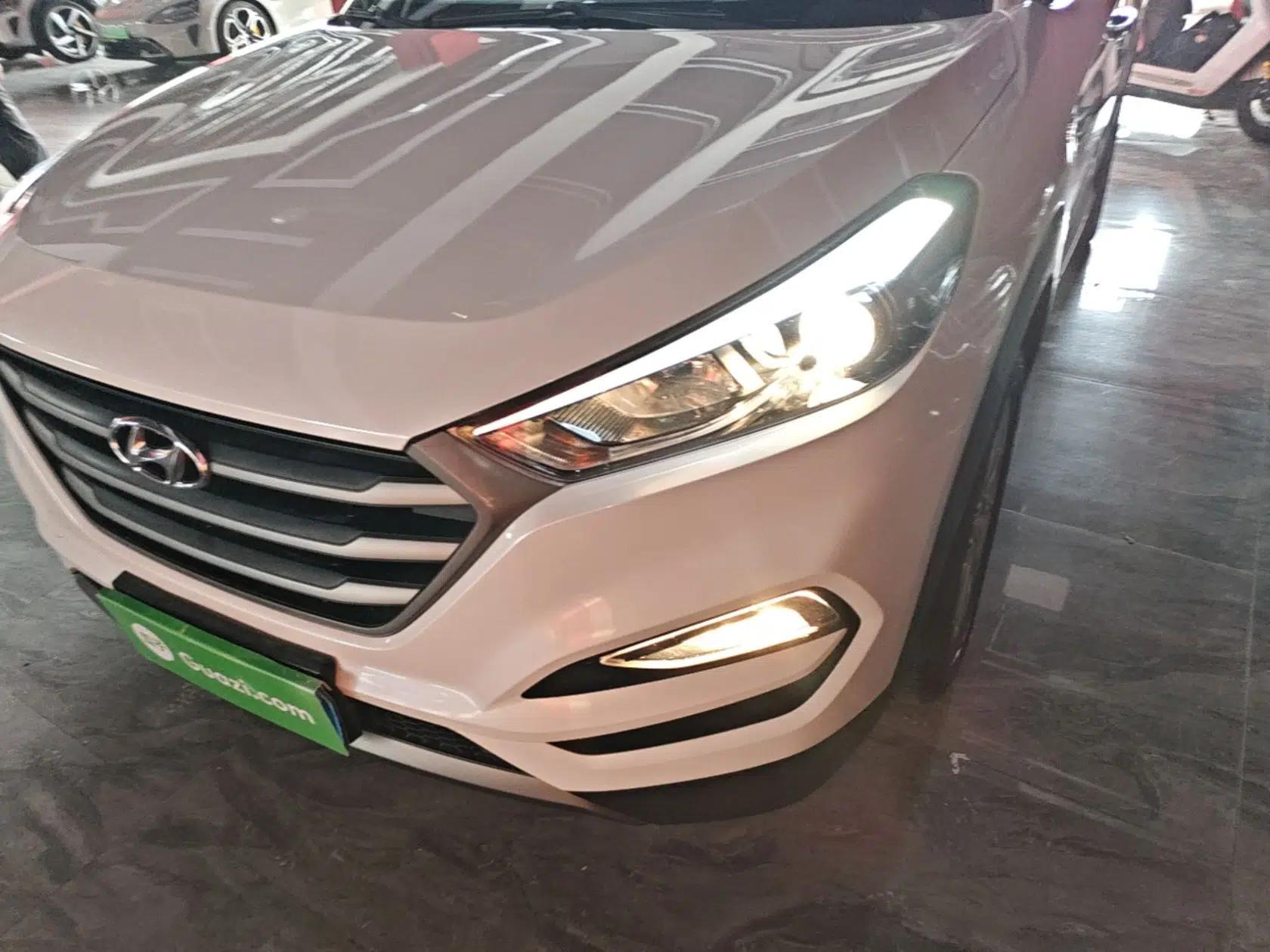 Hyundai Tucson 2015 1.6T Dual-Clutch Two-Wheel-Drive Smart Model — миниатюра 9