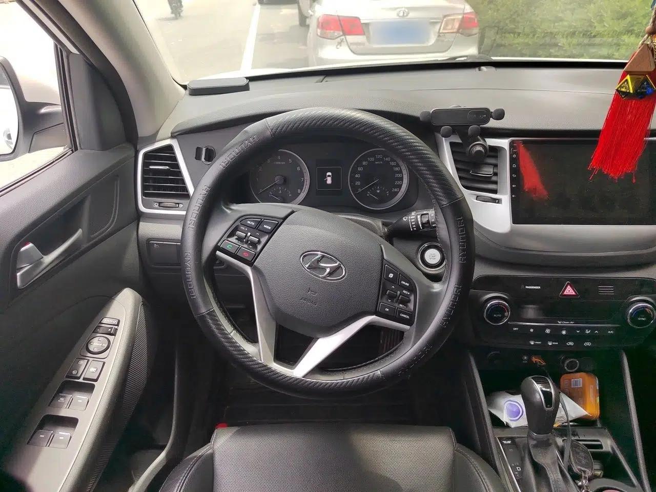 Hyundai Tucson 2015 1.6T Dual-Clutch Two-Wheel-Drive Leading Model — миниатюра 11