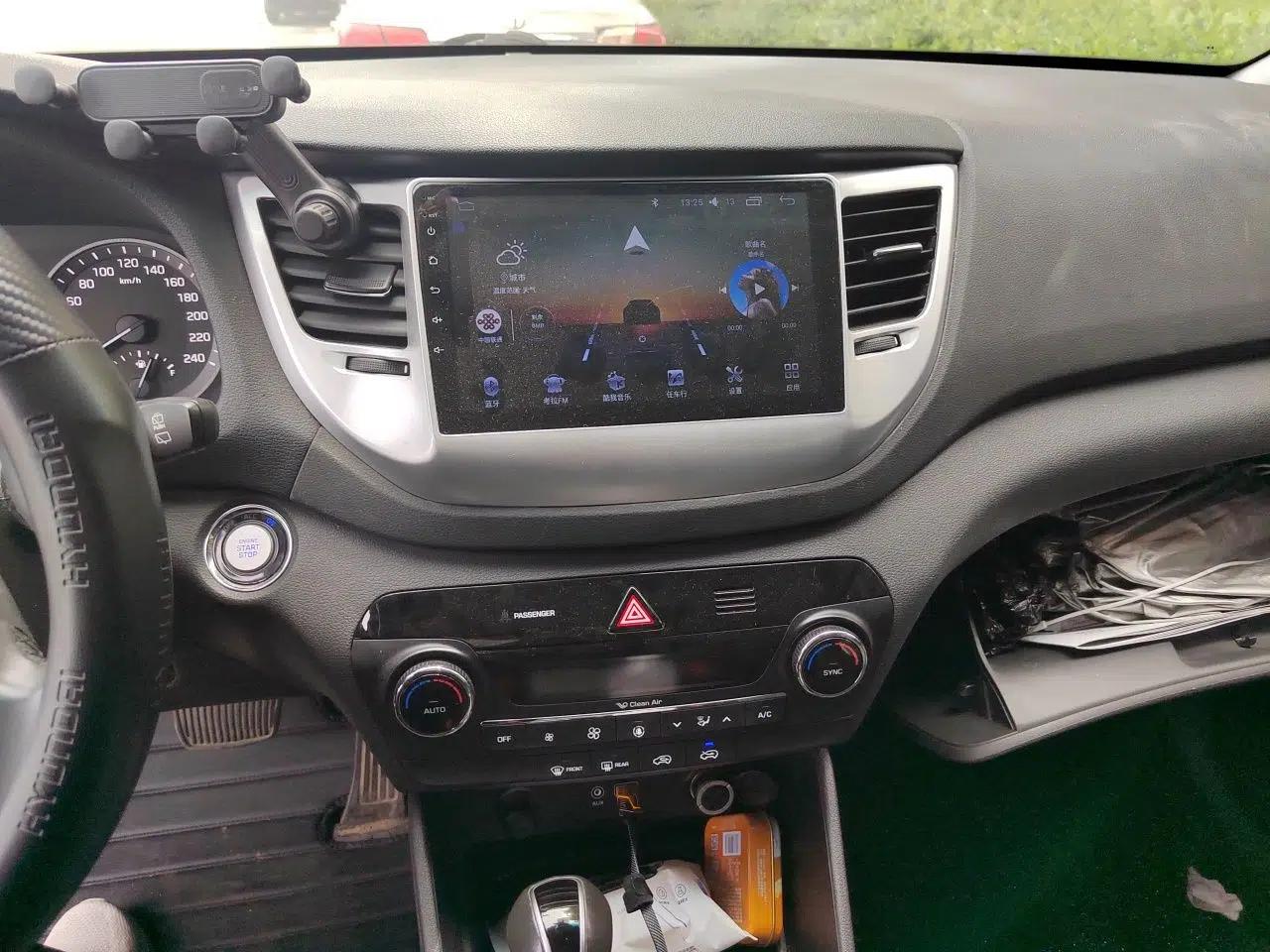 Hyundai Tucson 2015 1.6T Dual-Clutch Two-Wheel-Drive Leading Model — миниатюра 14
