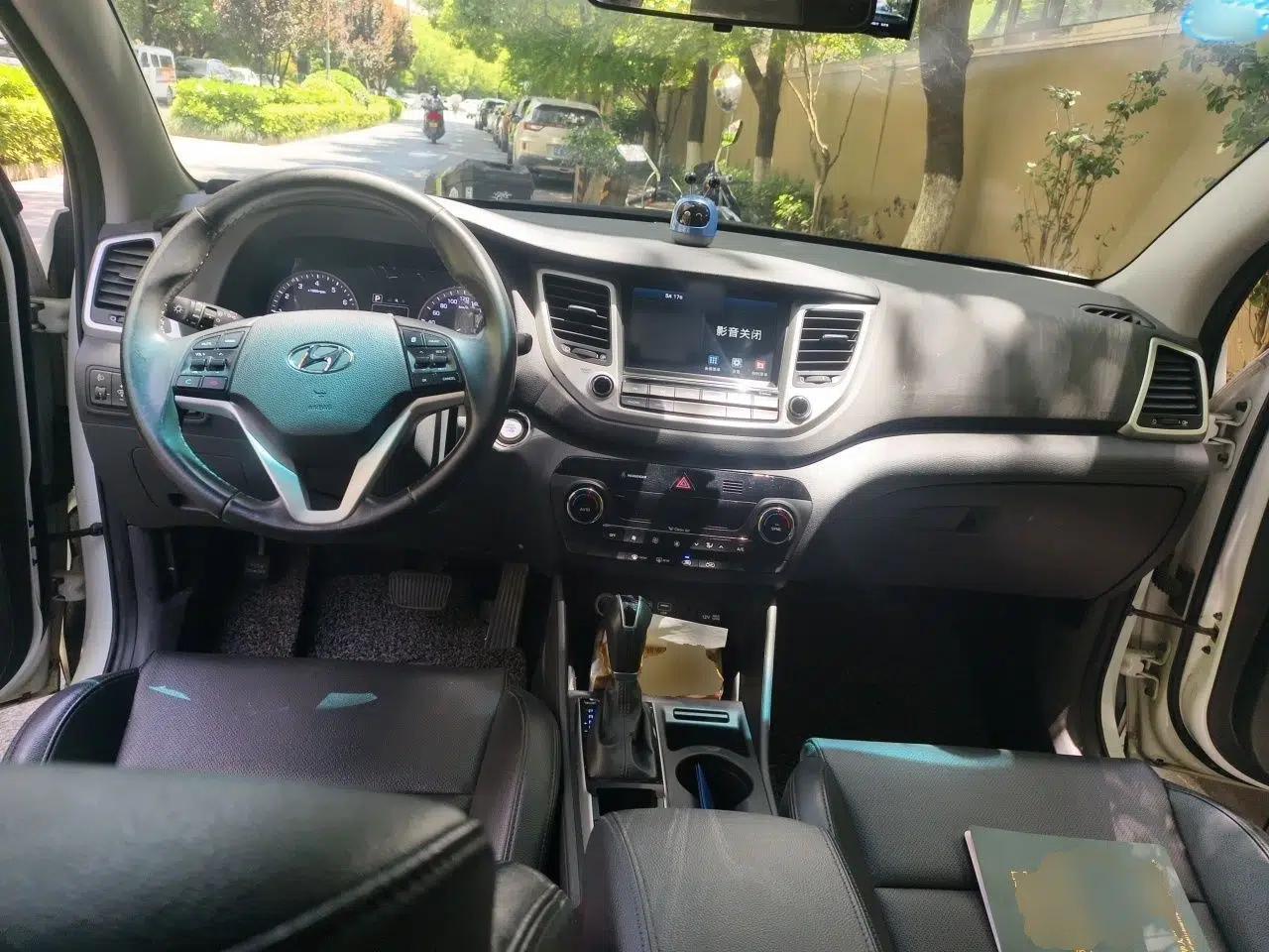 Hyundai Tucson 2015 1.6T Dual-Clutch Two-Wheel-Drive Smart Model — миниатюра 10
