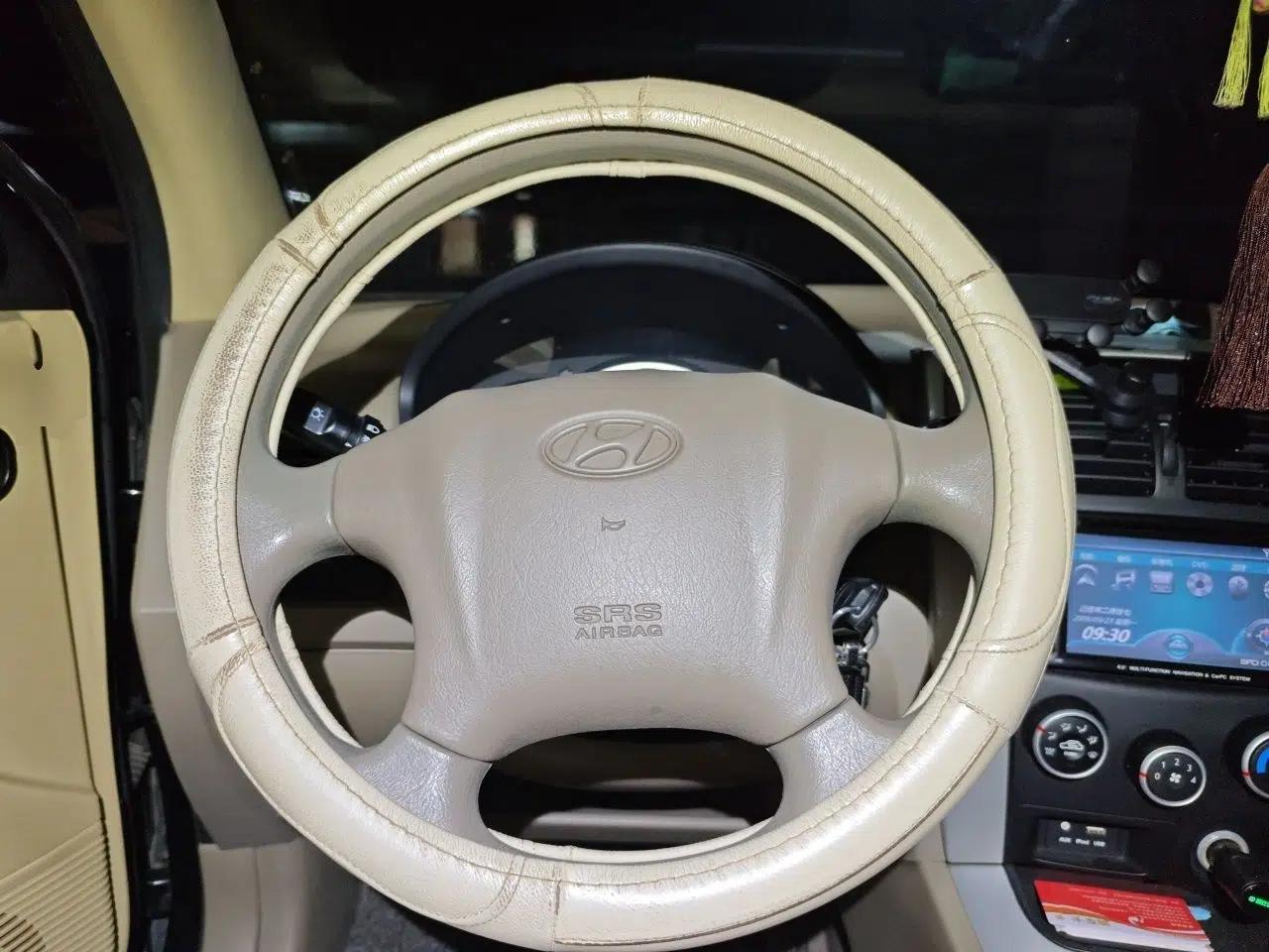 Hyundai Tucson 2013 2.0L Manual Two-Wheel Drive Comfort Version — миниатюра 11
