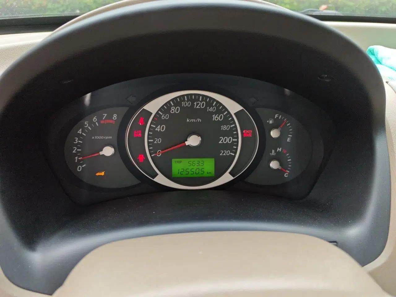 Hyundai Tucson 2013 2.0L Manual Two-Wheel Drive Comfort Version — миниатюра 13