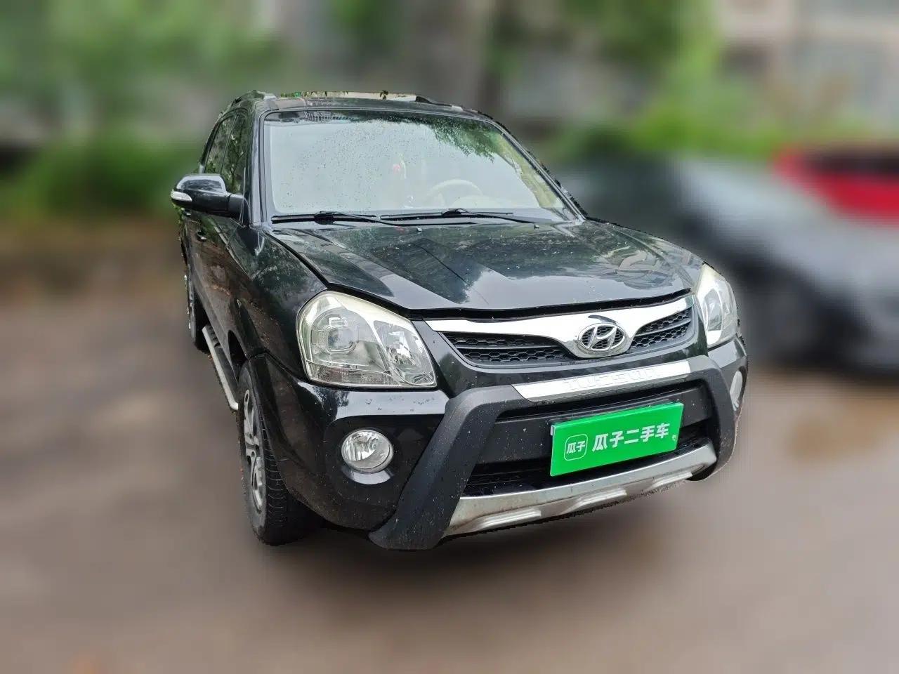 Hyundai Tucson 2013 2.0L Manual Two-Wheel Drive Comfort Version — миниатюра 3