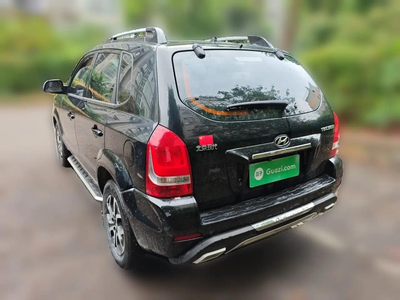 Hyundai Tucson 2013 2.0L Manual Two-Wheel Drive Comfort Version — миниатюра 4