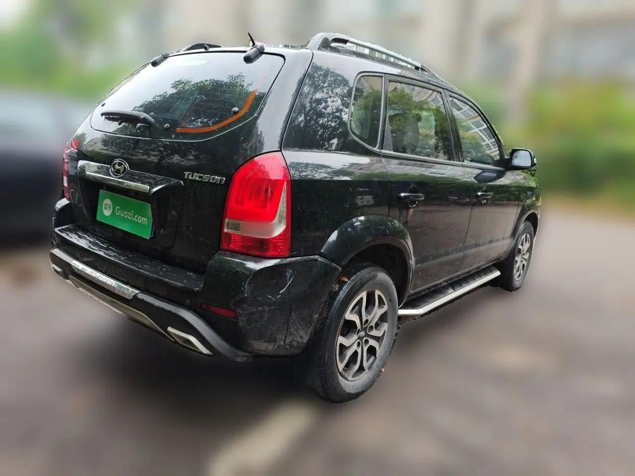 Hyundai Tucson 2013 2.0L Manual Two-Wheel Drive Comfort Version — миниатюра 6
