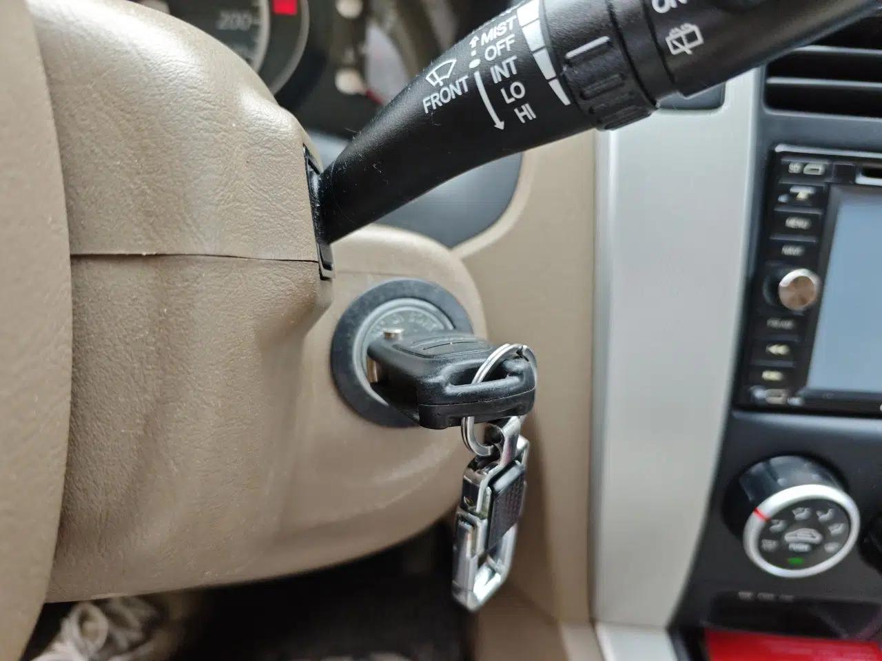 Hyundai Tucson 2013 2.0L Manual Two-Wheel Drive Comfort Version — миниатюра 9